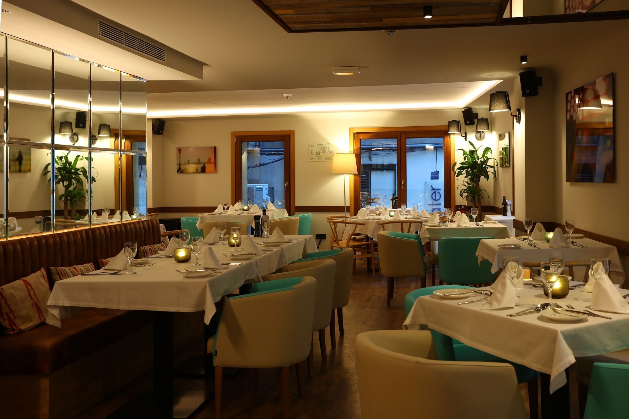 BO Hotel Palma Kültér fotó Interior of a restaurant in Barcelona