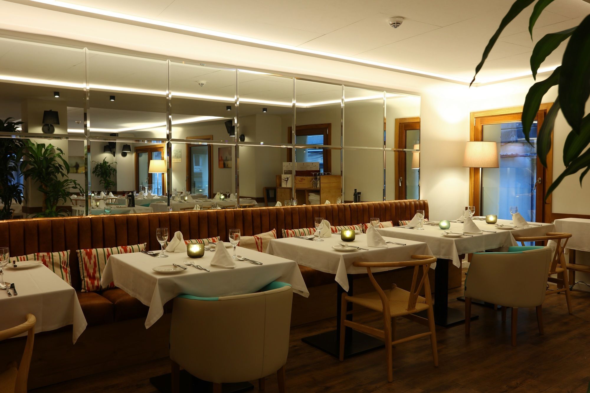 BO Hotel Palma Kültér fotó Interior of the restaurant